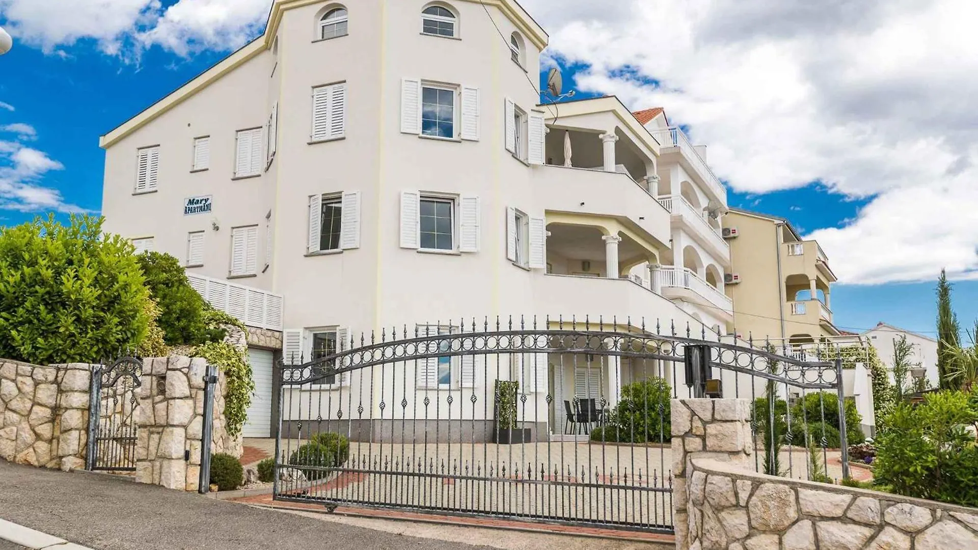 Apartments In Crikvenica 5517