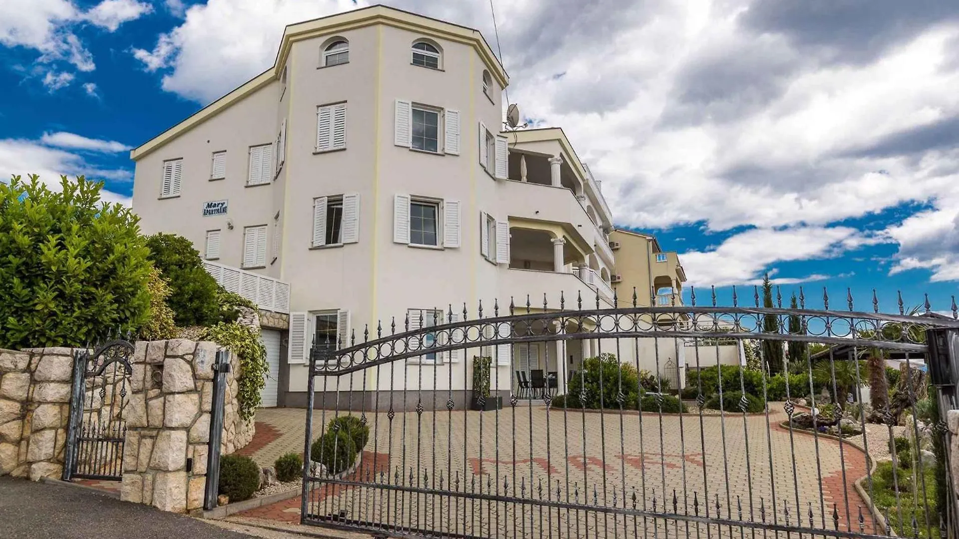 Apartments In Crikvenica 5517