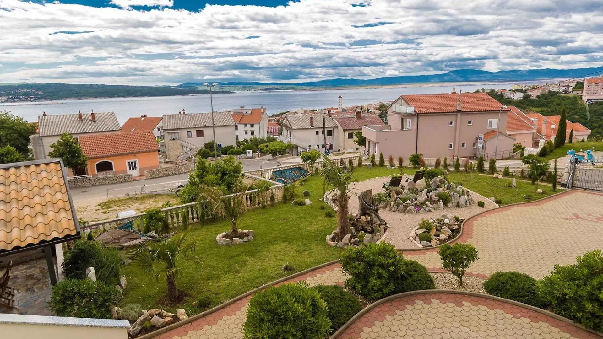 Apartments In Crikvenica 5517