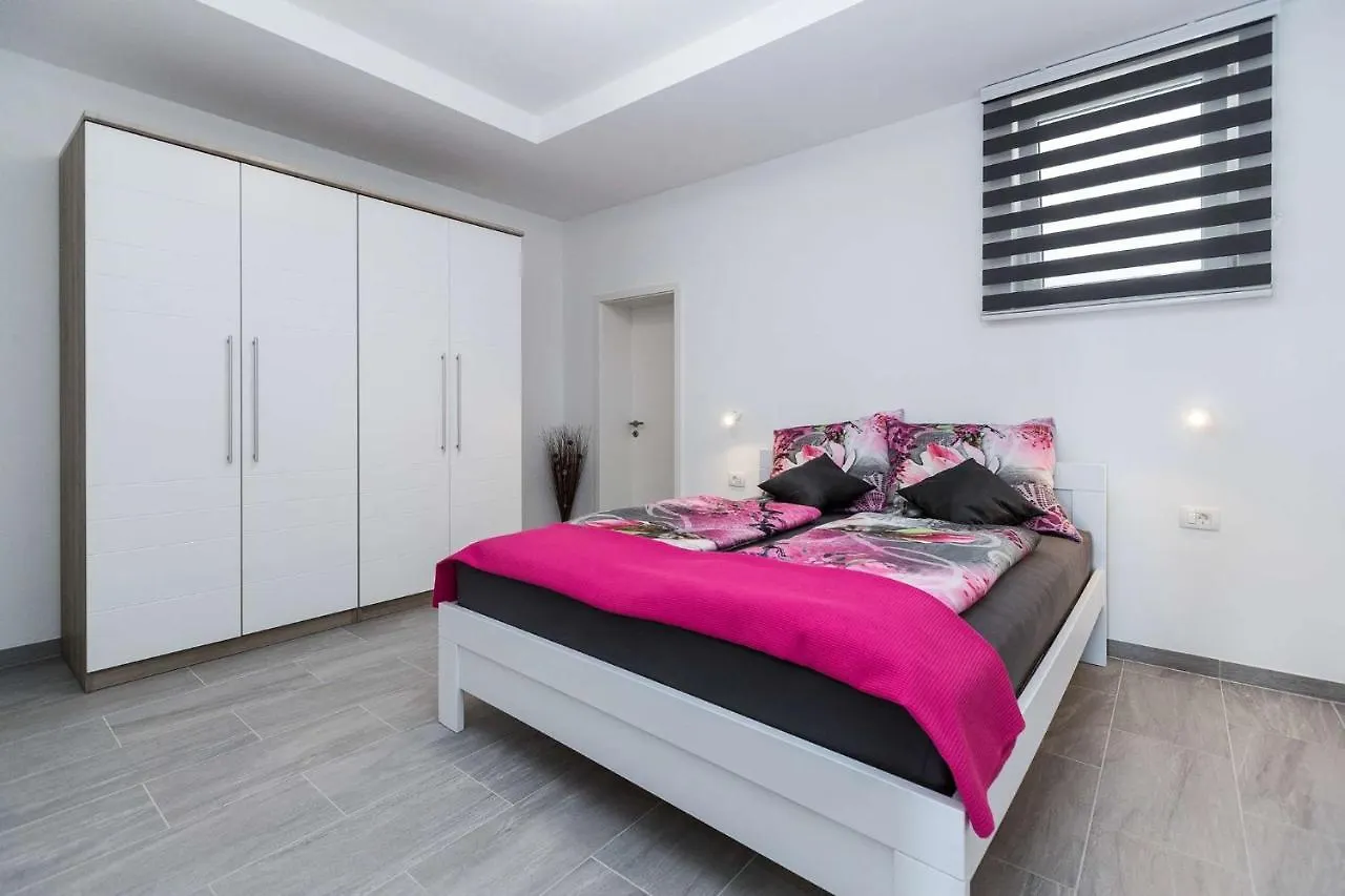 Apartments In Crikvenica 5517