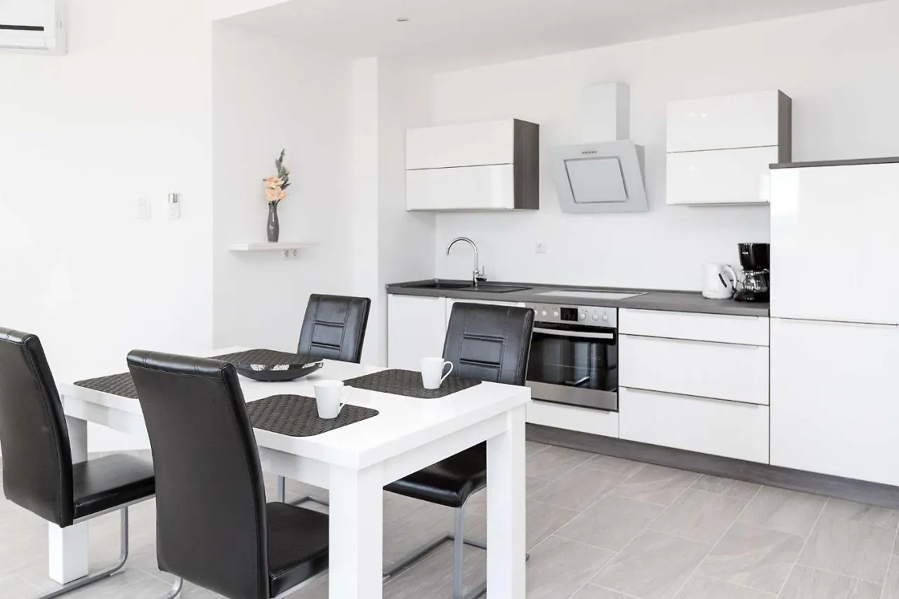 Apartments In Crikvenica 5517